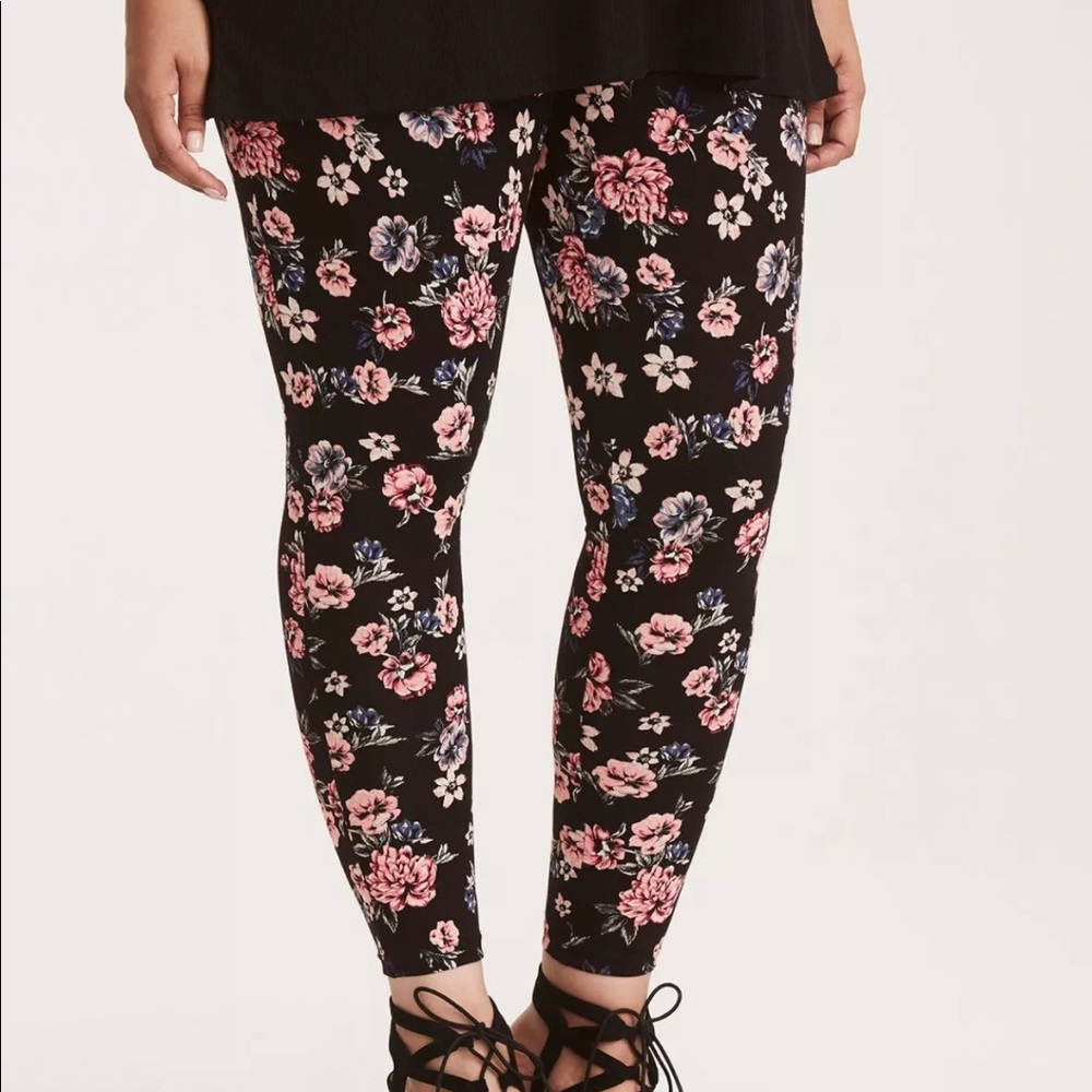 Torrid Black Floral Printed Legging NEW